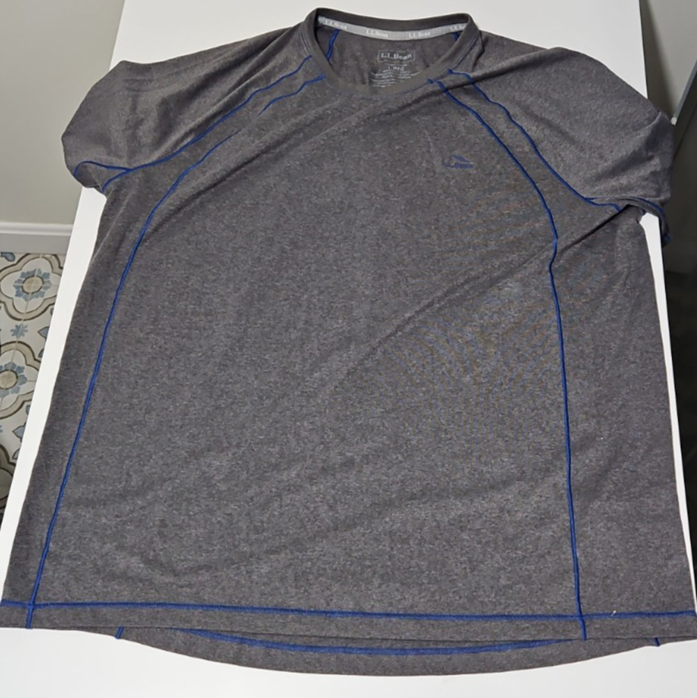 L.L.Bean Men's Blue Slightly Fitted Short Sleeves T-shirt Size L Reg